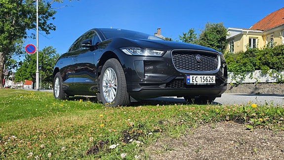 Jaguar I-PACE 2 of 19