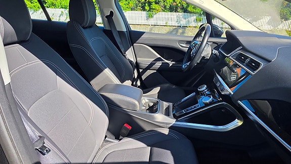 Jaguar I-PACE 13 of 19