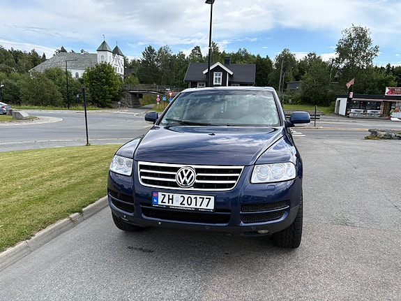 Volkswagen Touareg 4 of 5