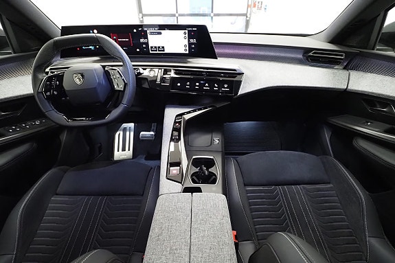Peugeot e-5008 12 of 22