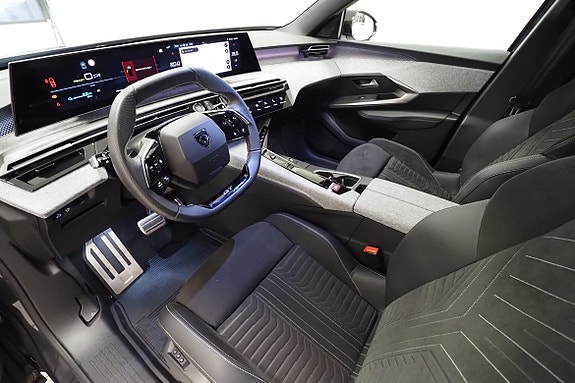 Peugeot e-5008 6 of 22
