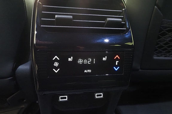 Peugeot e-5008 13 of 22