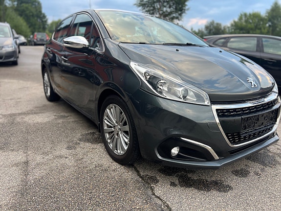 Peugeot 208 4 of 5
