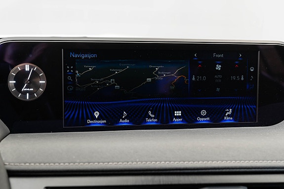 Lexus UX300e 21 of 26