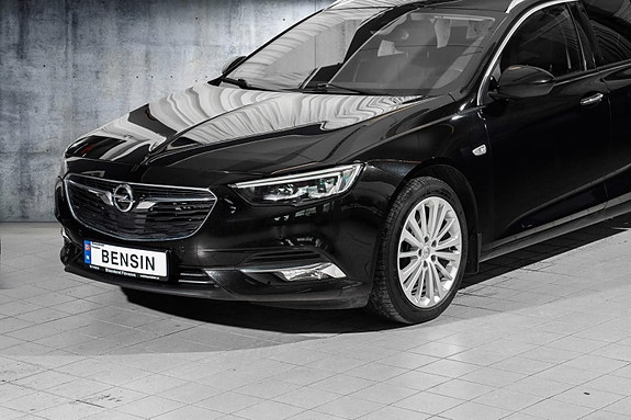 Opel Insignia 2 of 5