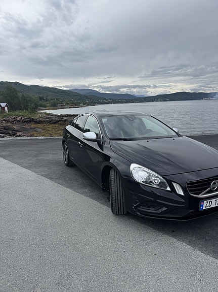 Volvo S60 3 of 5