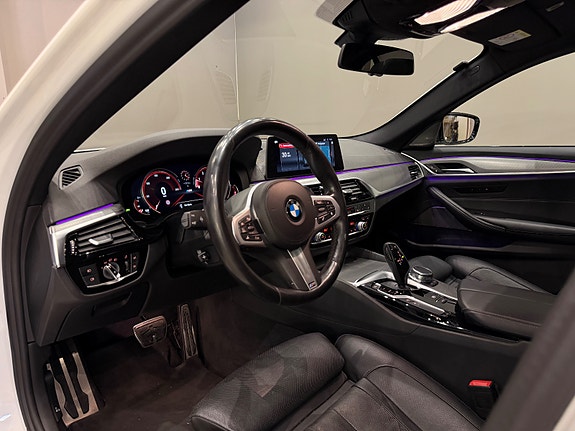 BMW 540i 15 of 30
