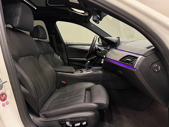BMW 540i 18 of 30
