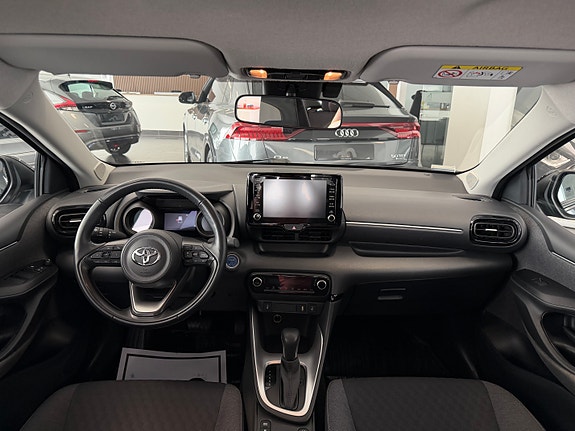 Toyota Yaris 30 of 30