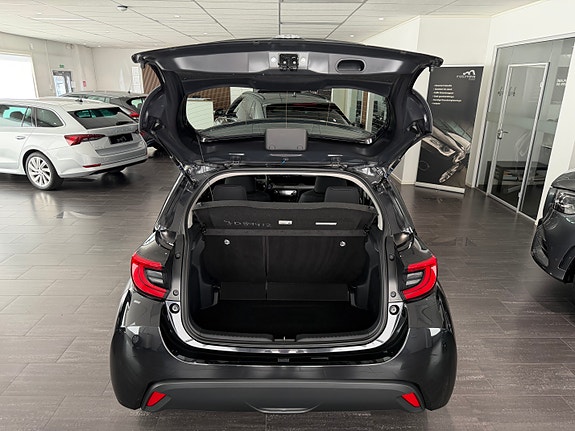 Toyota Yaris 23 of 30