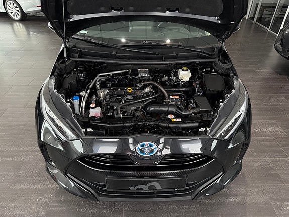 Toyota Yaris 21 of 30