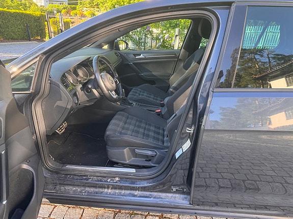 Volkswagen Golf VII 5 of 5
