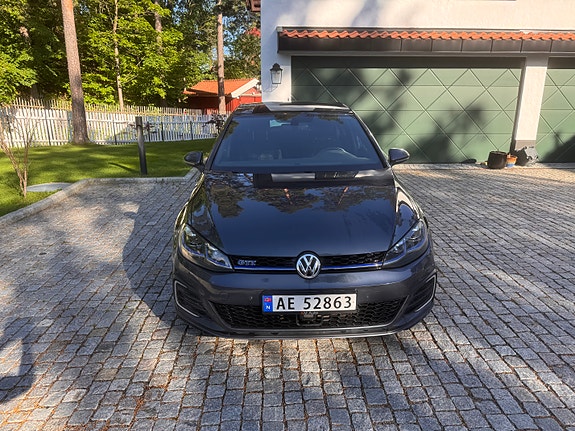 Volkswagen Golf VII 2 of 5