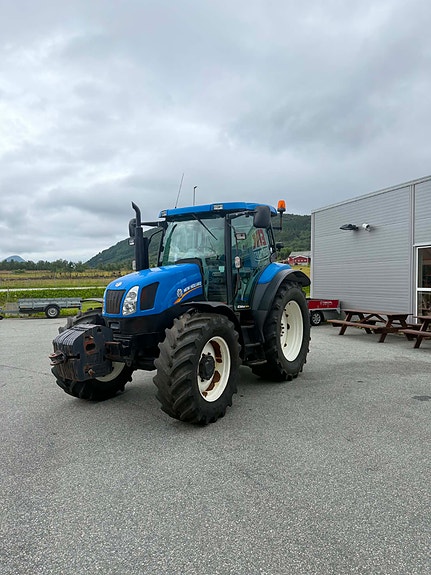 New Holland T6040 5 of 16