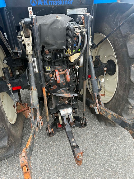 New Holland T6040 7 of 16