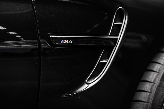 BMW M4 20 of 30