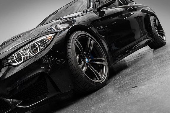 BMW M4 4 of 30