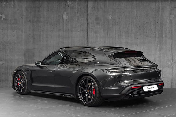 Porsche Taycan Sport Turismo 3 of 5
