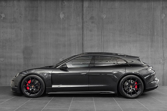 Porsche Taycan Sport Turismo 2 of 5