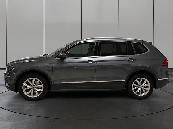 Volkswagen Tiguan Allspace 2 of 5
