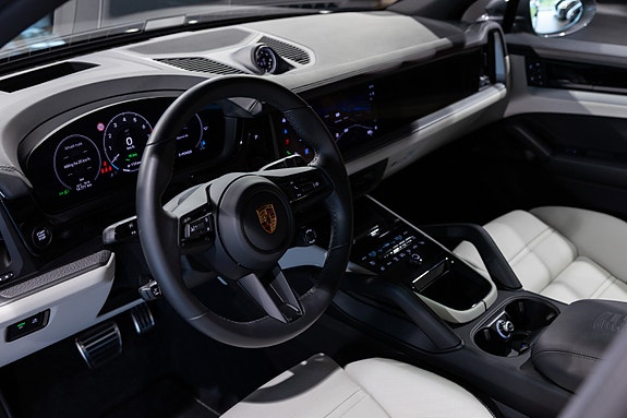 Porsche Cayenne 19 of 30