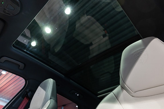 Porsche Cayenne 23 of 30