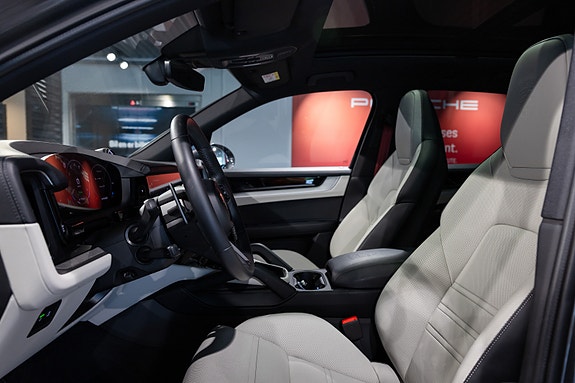 Porsche Cayenne 20 of 30