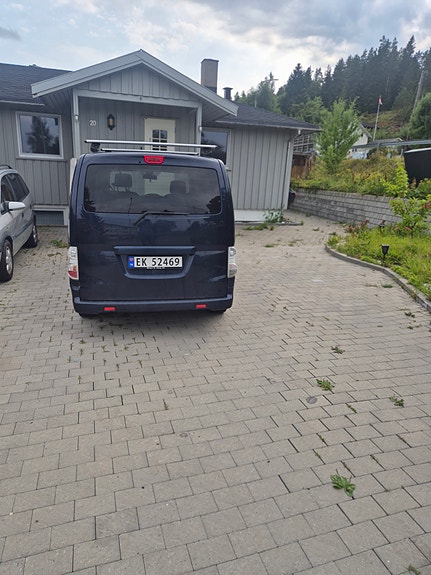 Nissan e-NV200 2 of 7