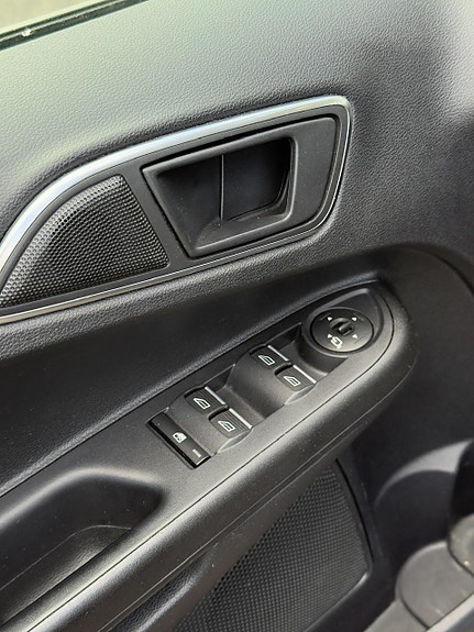 Ford B-MAX 26 of 30