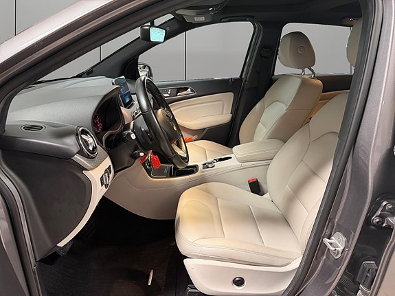 Mercedes-Benz B200 d 9 of 30