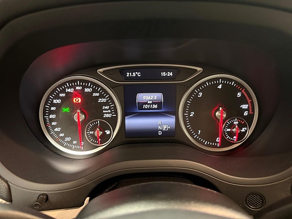 Mercedes-Benz B200 d 16 of 30