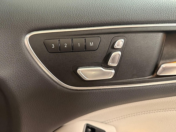 Mercedes-Benz B200 d 30 of 30