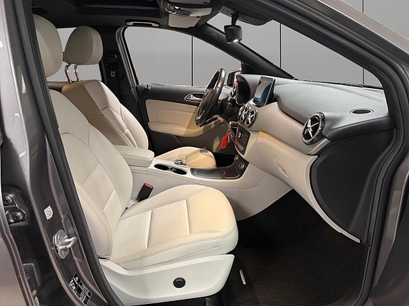 Mercedes-Benz B200 d 29 of 30
