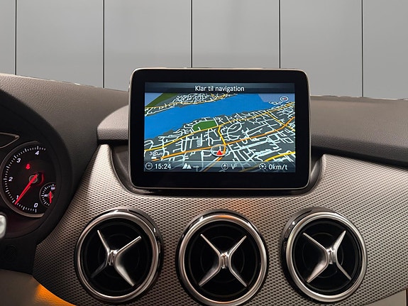 Mercedes-Benz B200 d 18 of 30