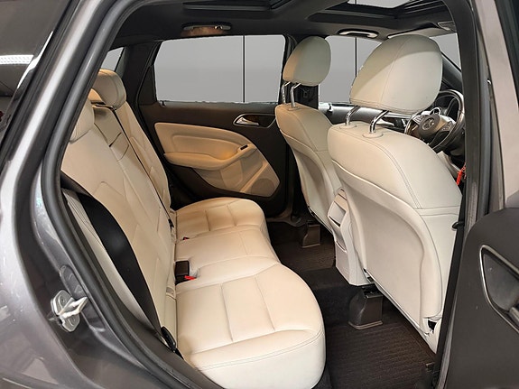 Mercedes-Benz B200 d 28 of 30