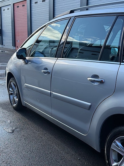 Citroen C4 Picasso 9 of 30