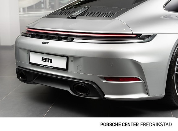 Porsche 911 6 of 30