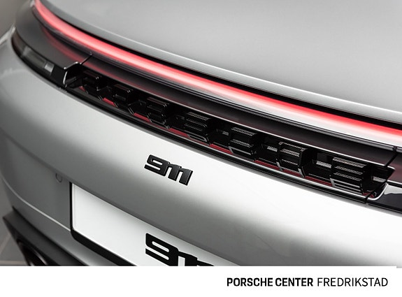 Porsche 911 15 of 30