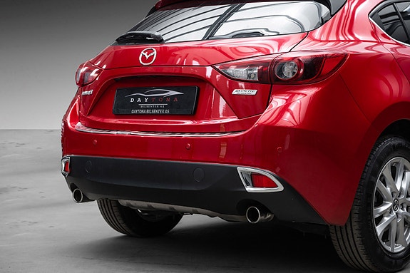 Mazda 3 4 of 5