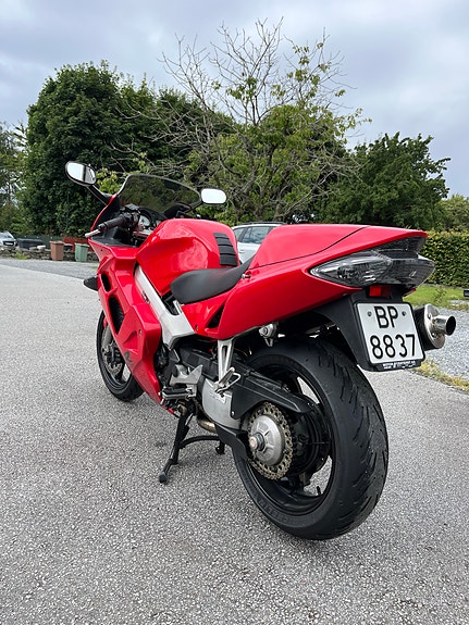 Honda VFR 800 3 of 10