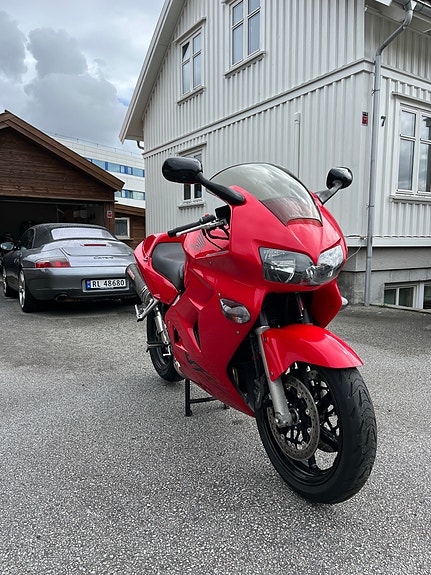 Honda VFR 800 5 of 10