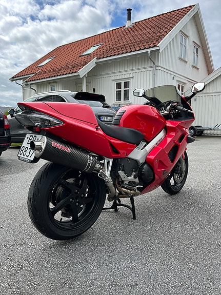 Honda VFR 800 2 of 10