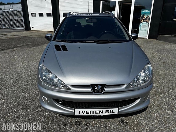 Peugeot 206 2 of 5