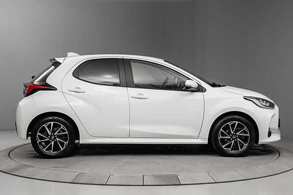 Toyota Yaris 5 of 30