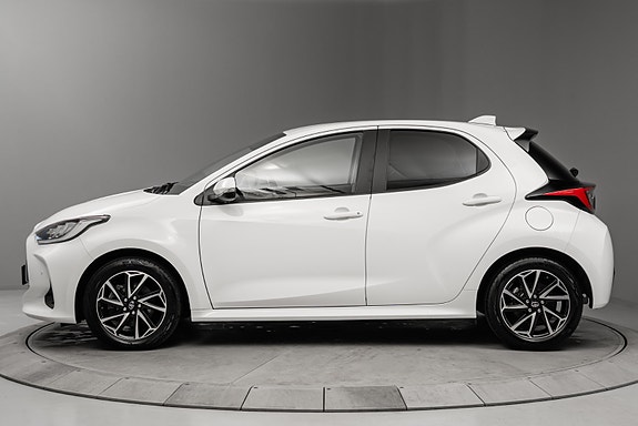 Toyota Yaris 2 of 30