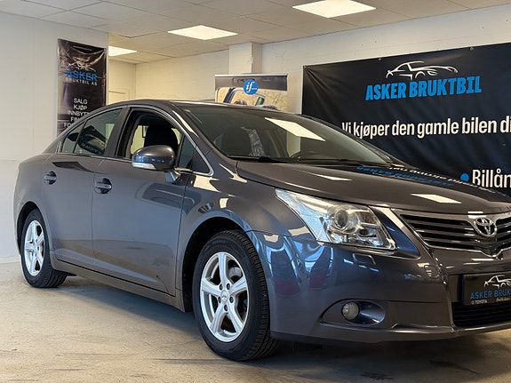 Toyota Avensis 2 of 5