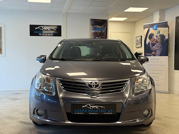 Toyota Avensis 4 of 5
