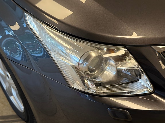 Toyota Avensis 3 of 5