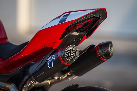 Ducati Panigale V2 S 9 of 25