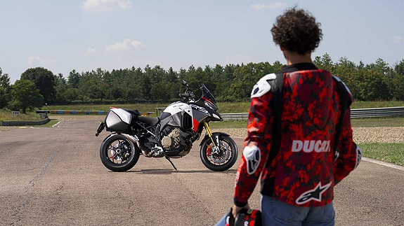 Ducati Multistrada V4 RS 8 of 14